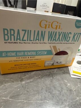 GiGi 🐝 Brazilian Waxing Kit
At-Home Hair Removal System